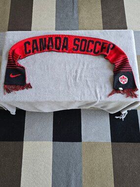 CANADA Soccer scarf ready for World Cup